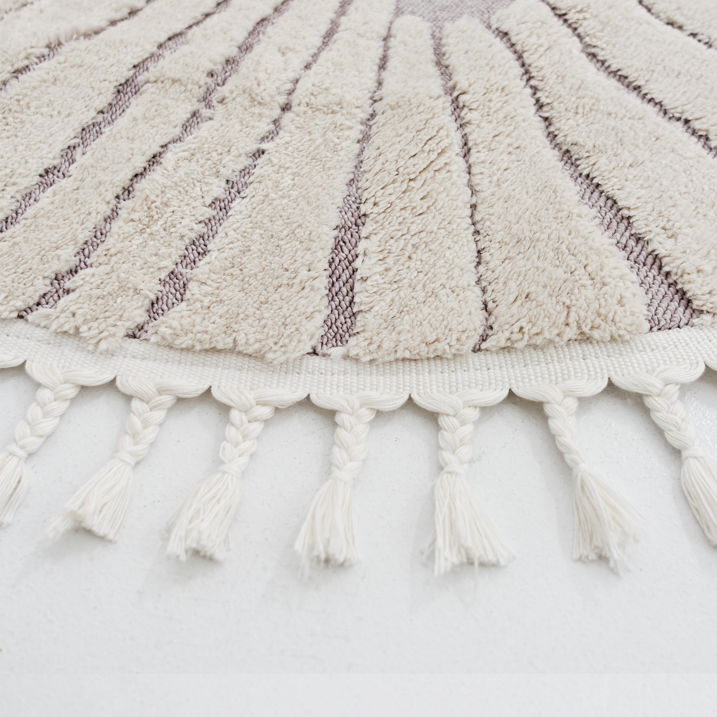 午睡的獅子王(圓)